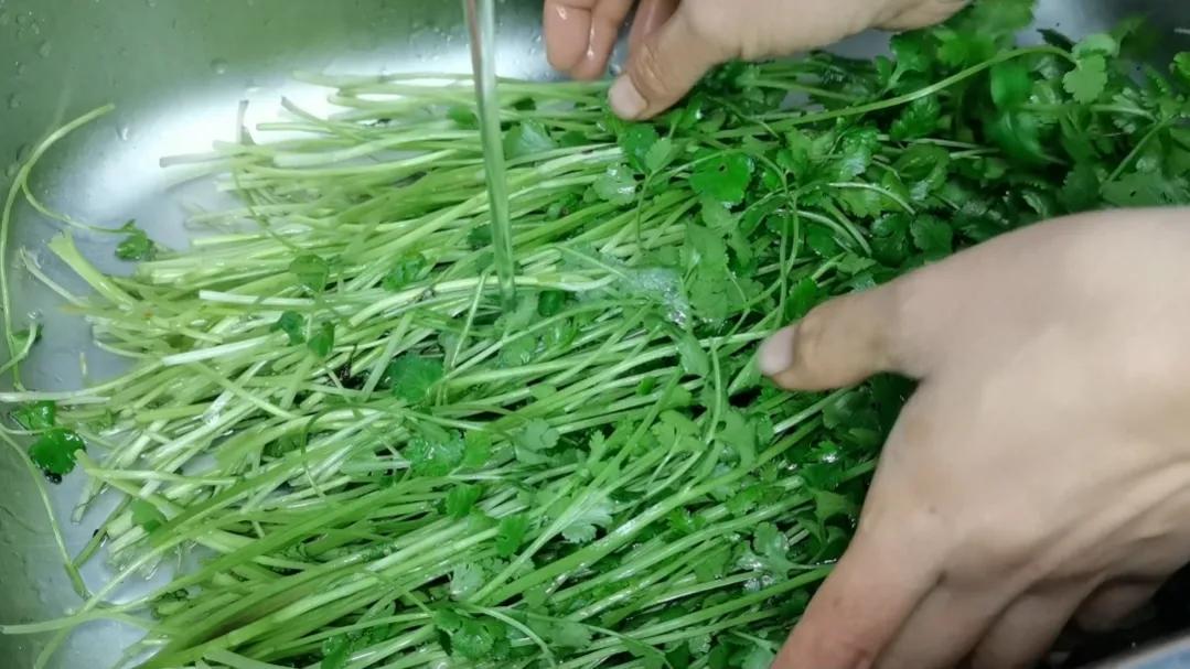 鹅蛋配什么菜最佳（鹅蛋的最佳吃法推荐）-2