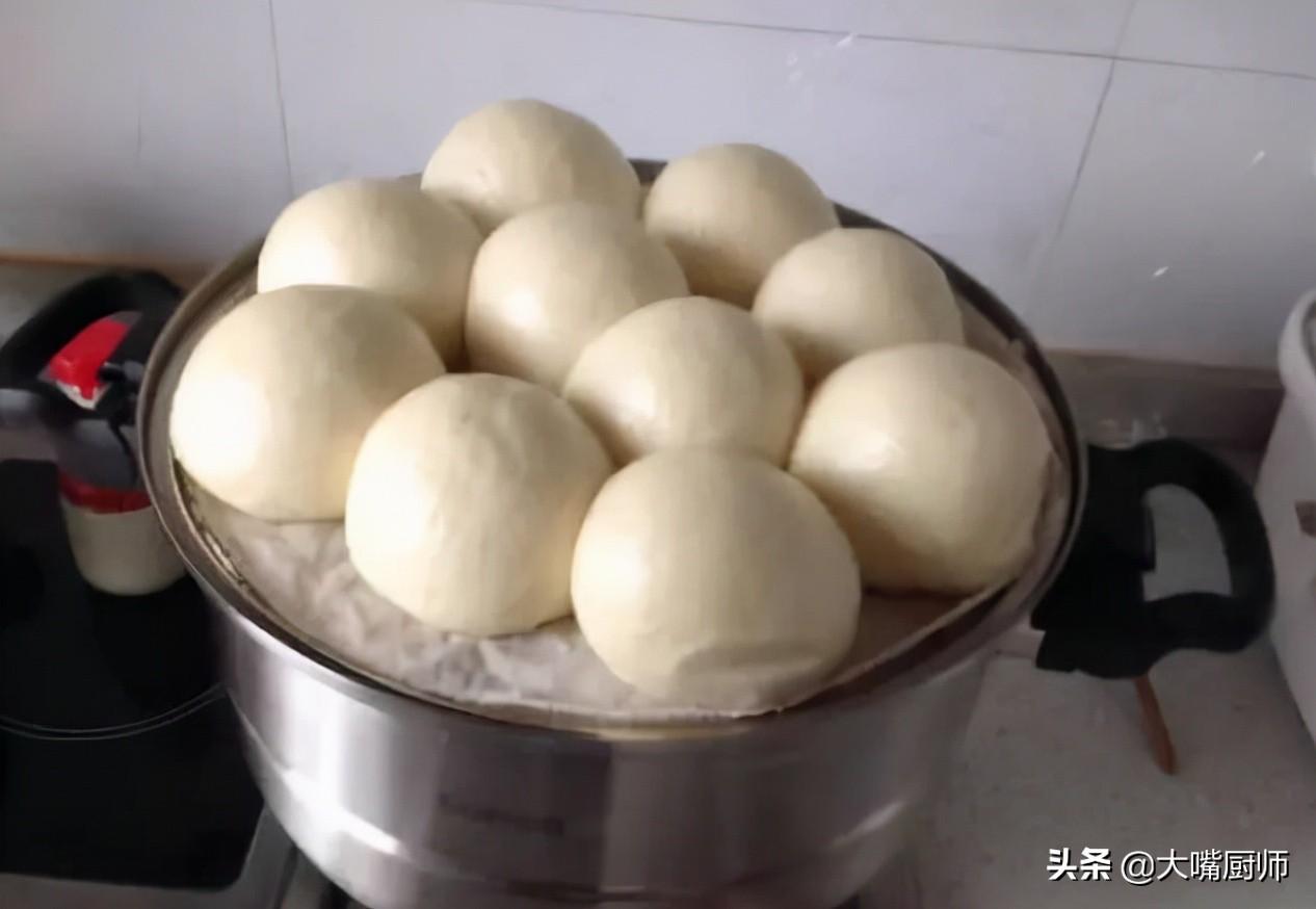 蒸馒头一直用大火吗（在家蒸馒头的做法技巧）-6