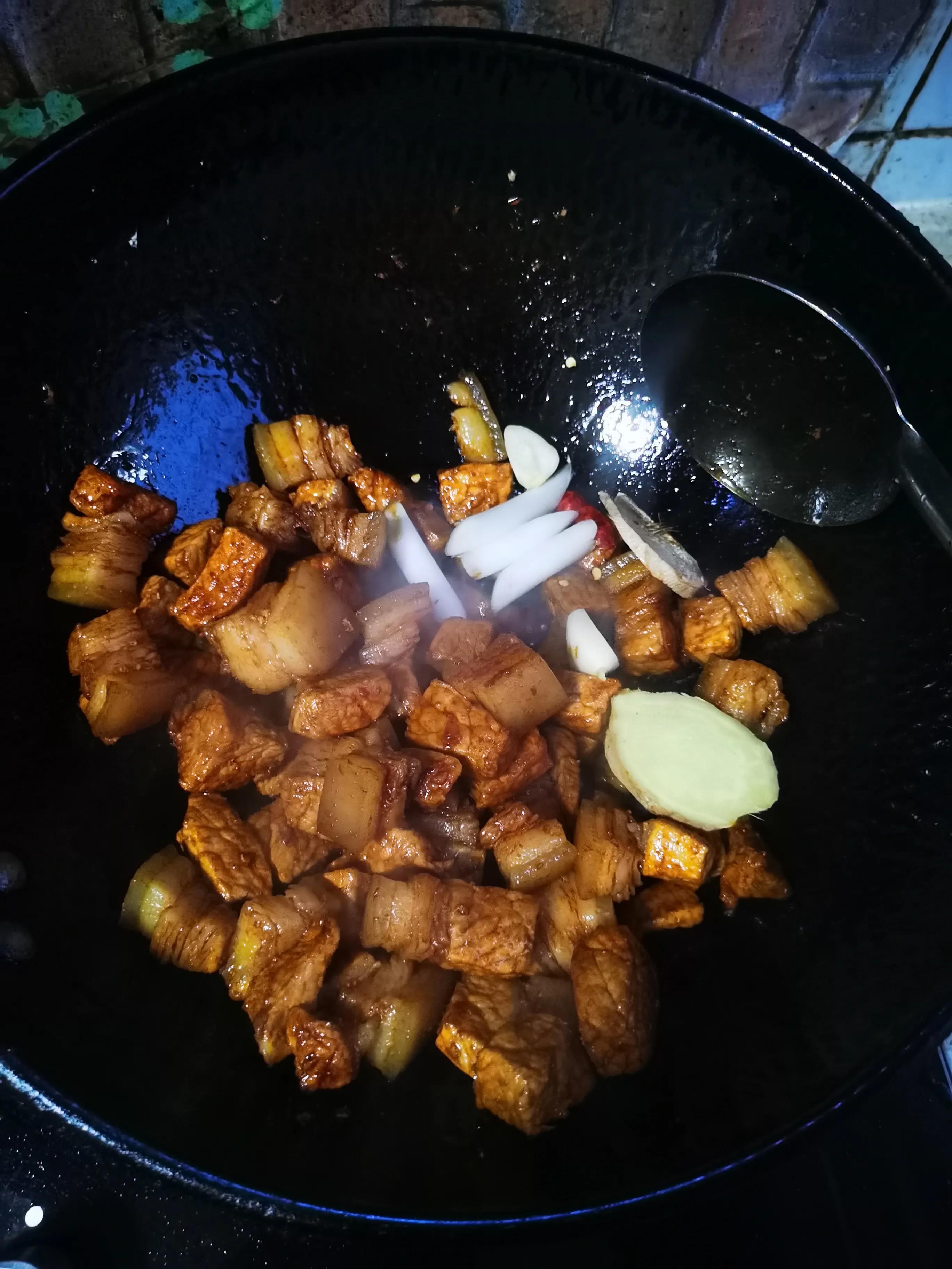 红烧肉家常做法窍门（入口即化的秘诀分享）