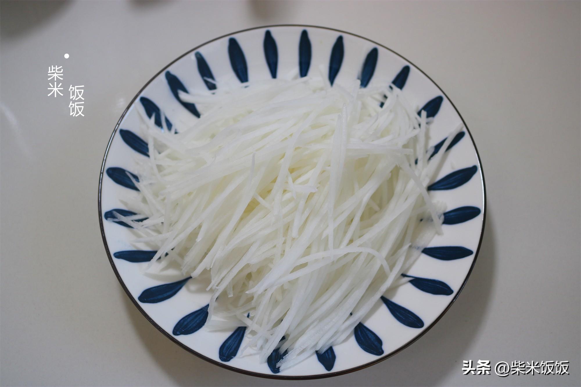 干裙带菜用热水还是冷水泡（裙带萝卜鸡蛋汤的做法）-8