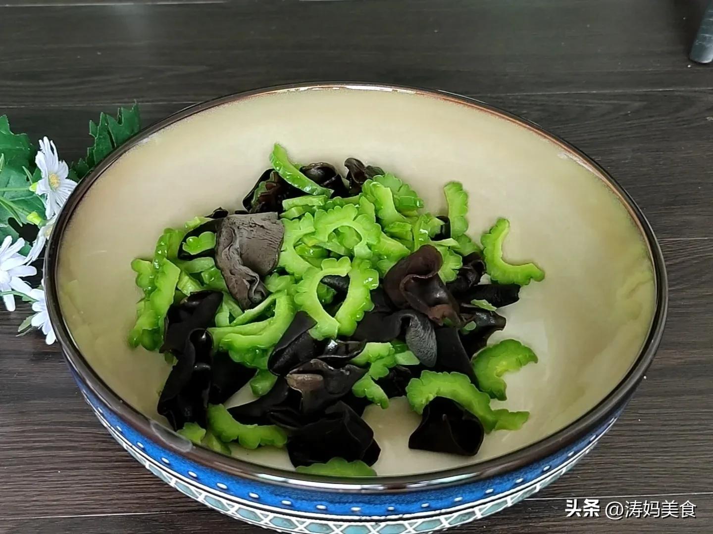 青皮核桃怎么吃（带青皮的核桃的吃法）-7