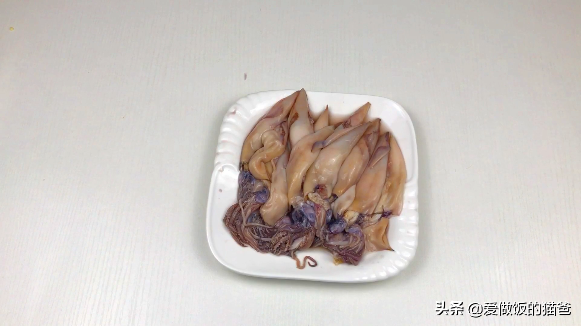 笔管鱼怎么清洗图解（家常海鲜菜谱推荐）-4