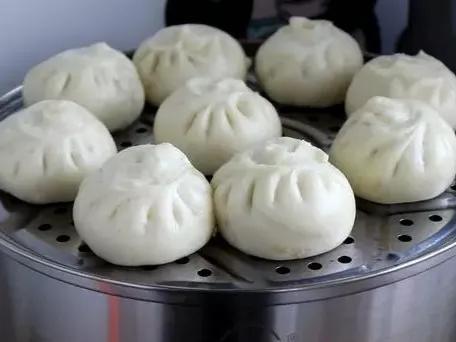 包子蒸几分钟可以出锅（包子不塌陷的技巧）-12