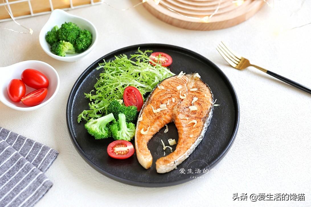 三文鱼的吃法大全（三文鱼除了生吃还能怎么吃）-1