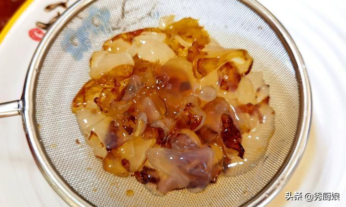 海蜇头多少钱一斤（凉拌海蜇头的家常做法）-5