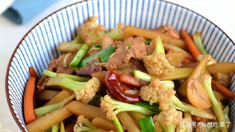 花椰菜怎么做好吃（五花肉炒花菜做法窍门）-6