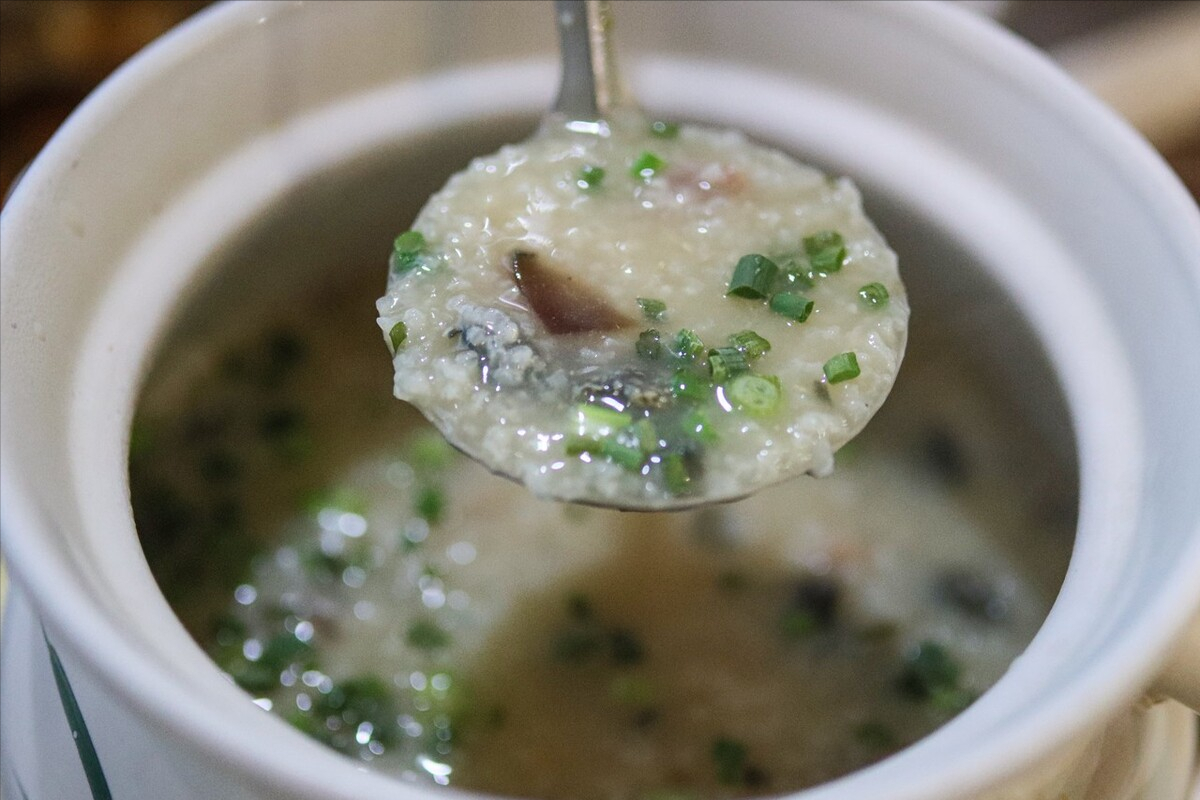 皮蛋瘦肉粥怎么做不腥（皮蛋怎么去腥味窍门）-6