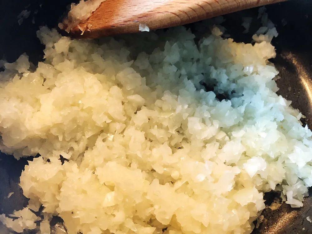 超汉堡微波炉加热多久（汉堡牛肉饼的做法）-4