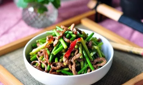 青蒜、蒜黄、蒜毫和蒜薹的区别是什么？-13