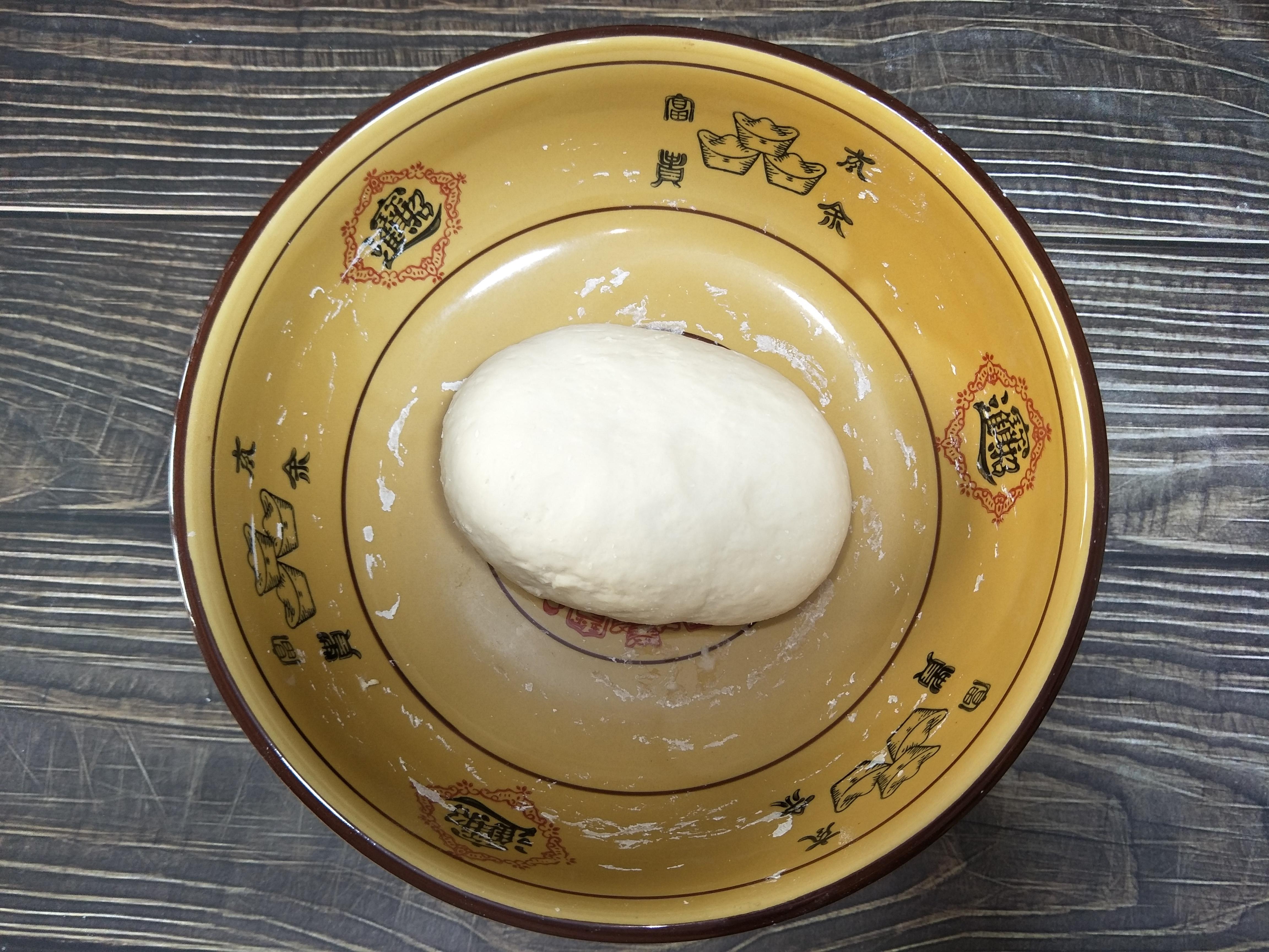 包饺子和面用冷水还是热水（饺子不露馅的诀窍）-4