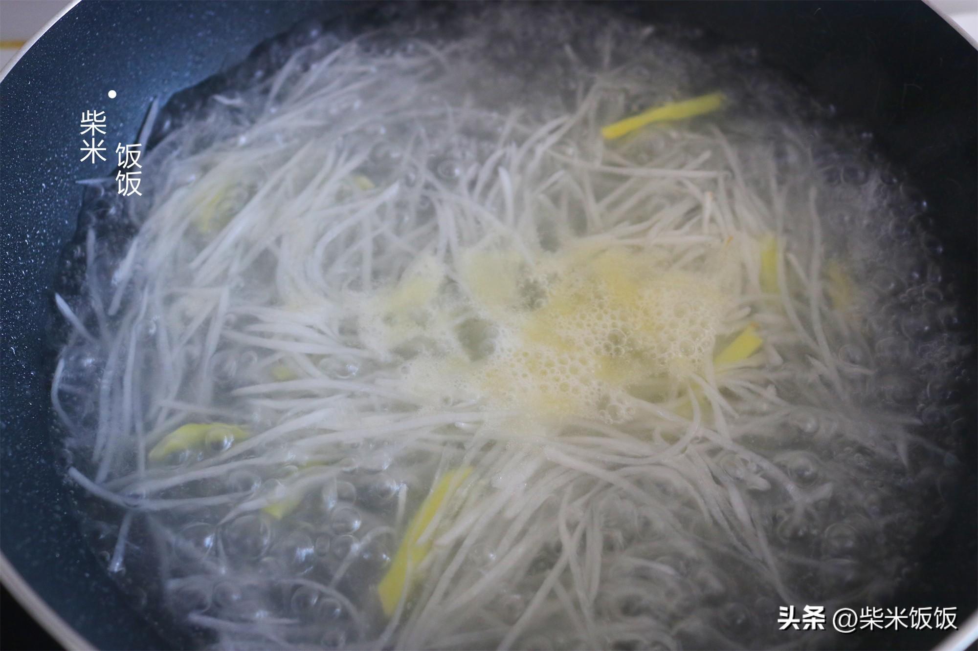干裙带菜用热水还是冷水泡（裙带萝卜鸡蛋汤的做法）-10