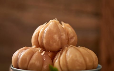 糖醋蒜泡多久可以吃（糖醋蒜的腌制方法比例）