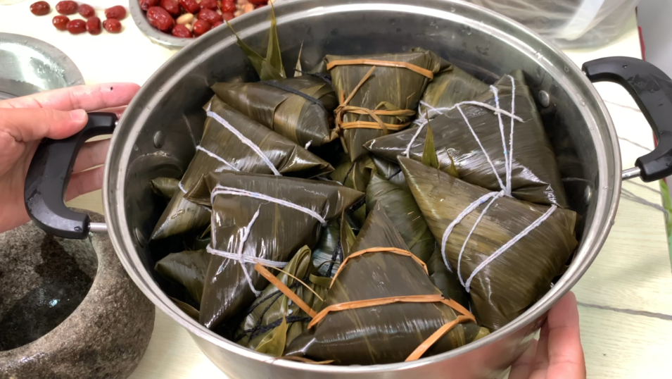 包粽子的花生要泡多久（端午节的粽子怎么做）-4