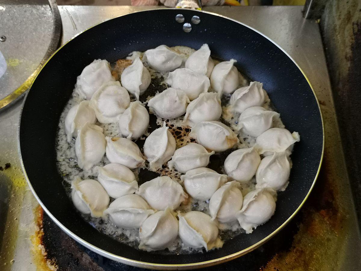 饺子皮用冷水还是温水比较好（包饺子和面窍门方法）-4