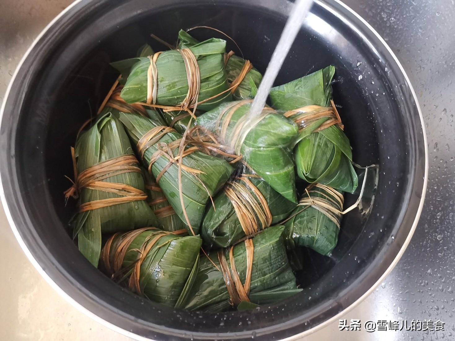 包粽子里面放什么东西好吃（粽子包什么馅比较好吃）-11