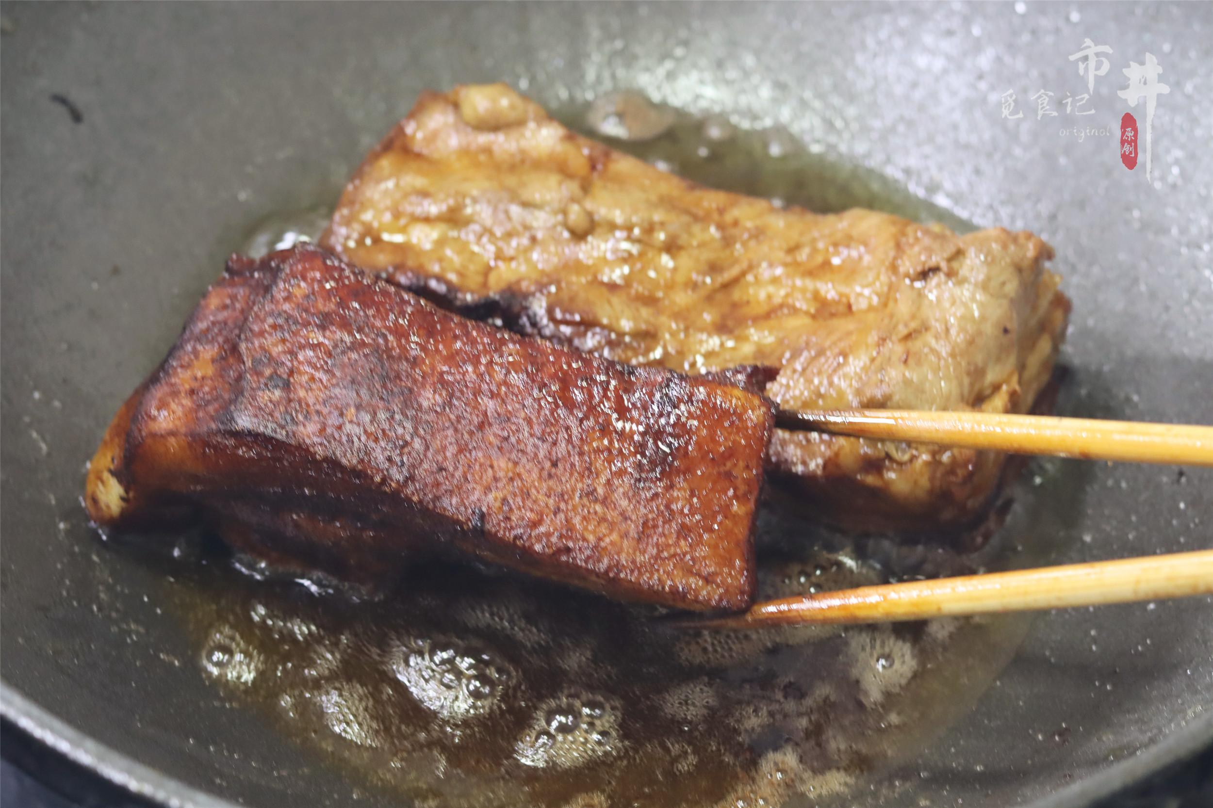 梅菜扣肉是哪个地方的特色菜（正宗梅菜扣肉的家常做法）-7