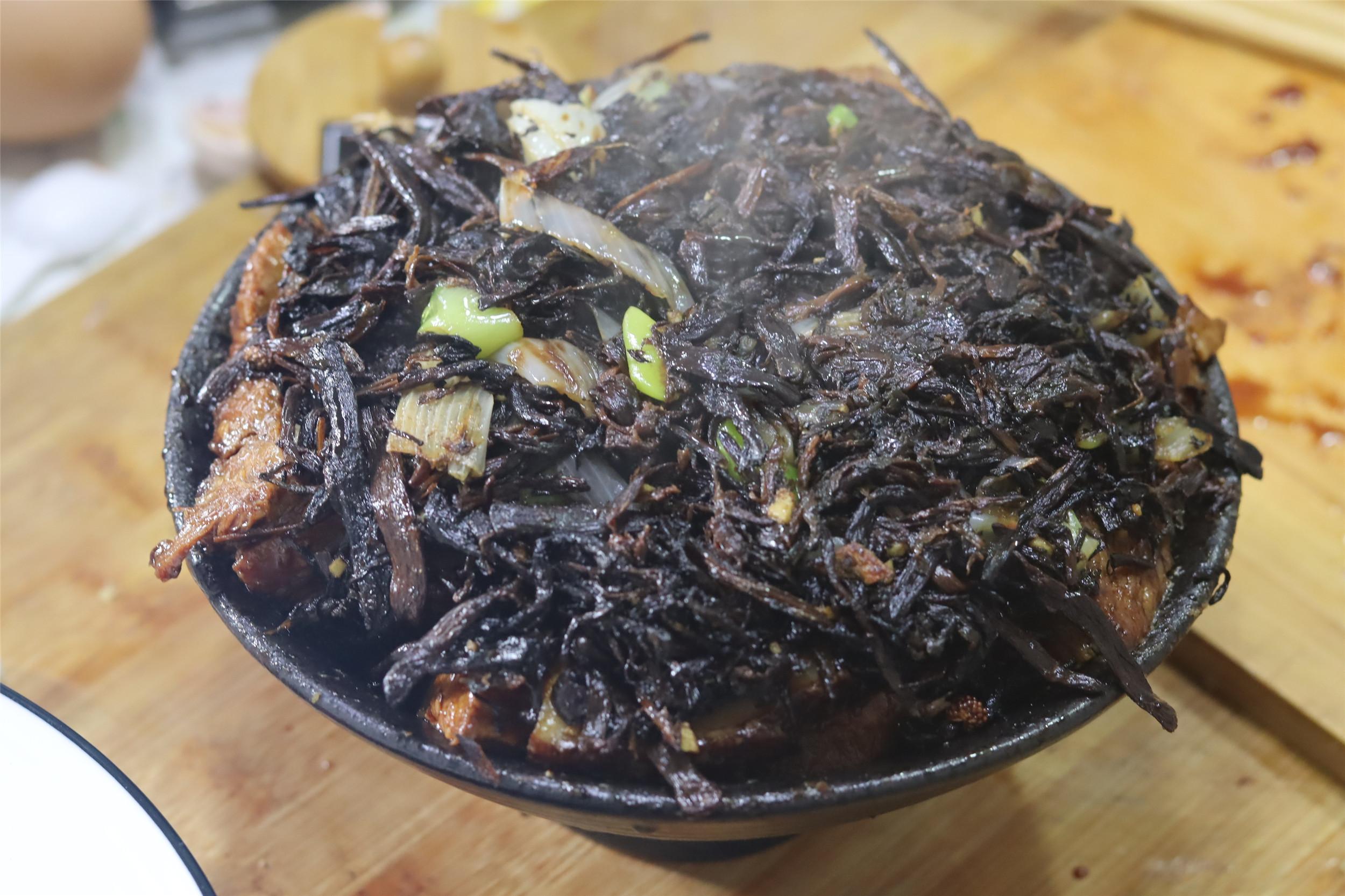 梅菜扣肉是哪个地方的特色菜（正宗梅菜扣肉的家常做法）-12