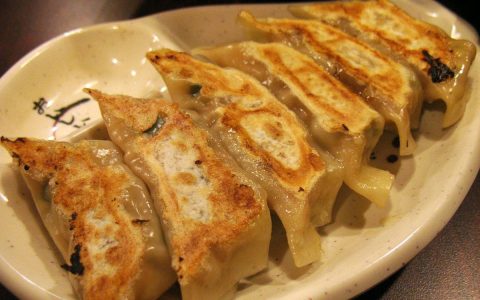 饺子皮用冷水还是温水比较好（包饺子和面窍门方法）
