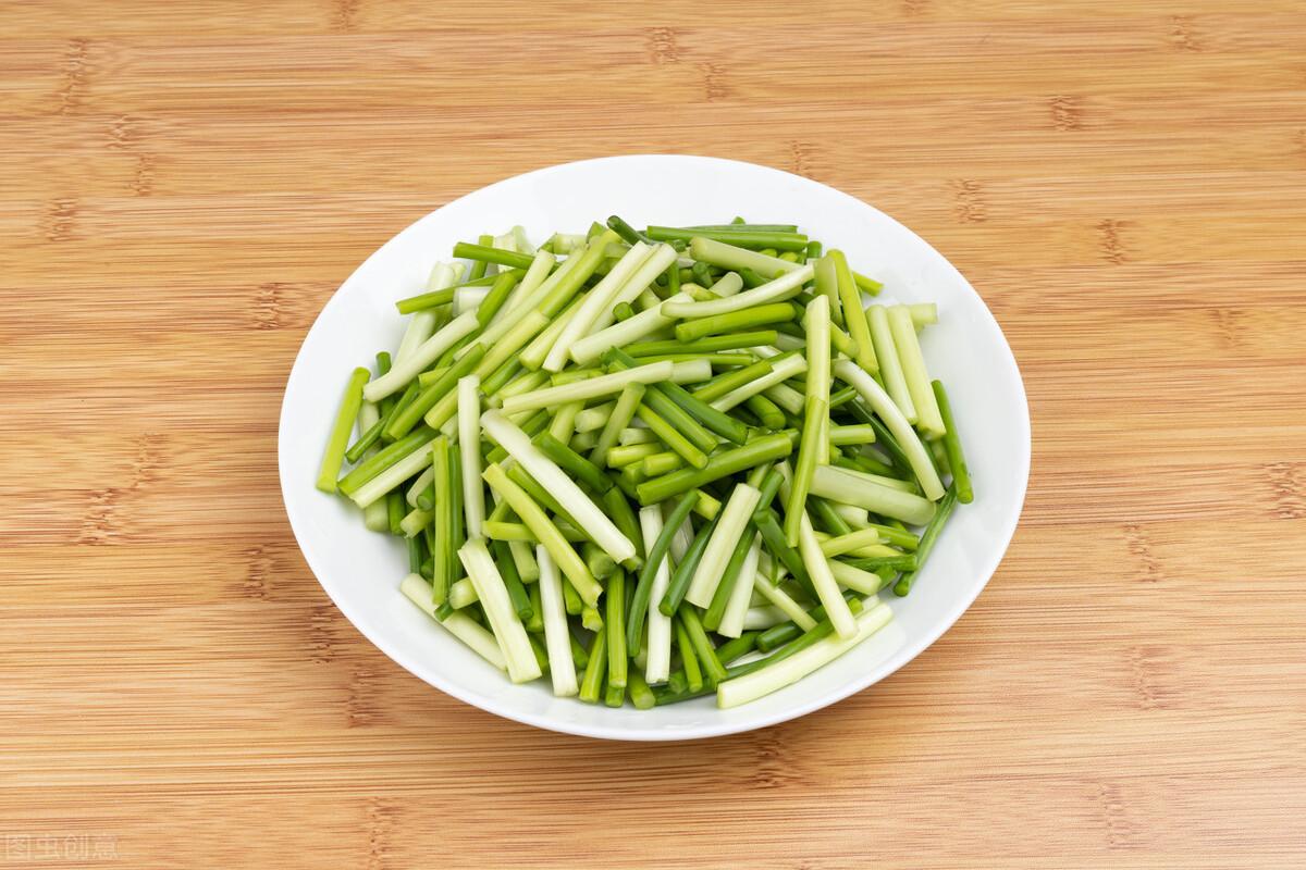 新鲜蒜苔怎么长期保存（保存蒜苔的方法有哪些）-2