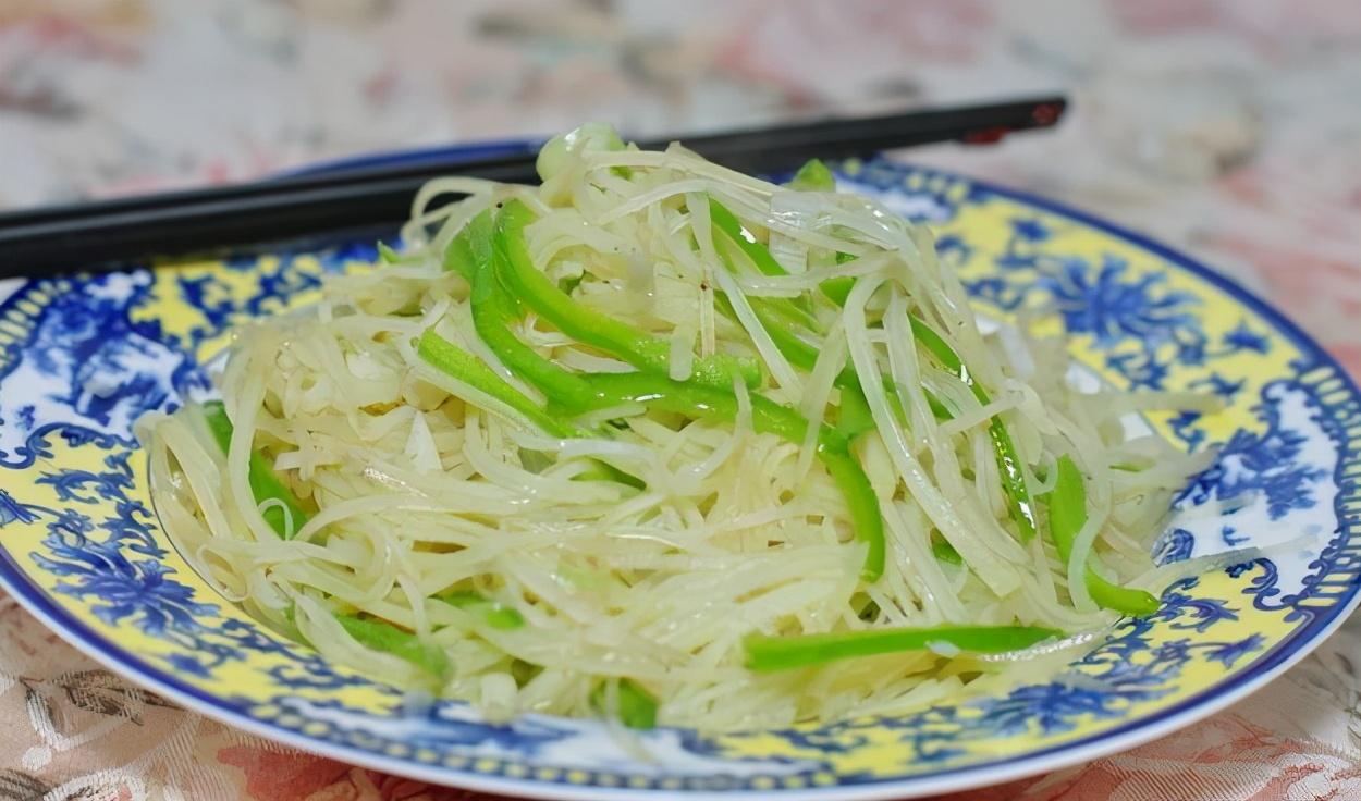 土豆炒得脆是没熟吗（怎么炒土豆丝又脆又好吃）-3