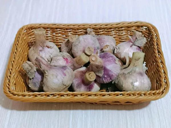 糖蒜腌制几天可以食用（水晶糖蒜的腌制方法）-9