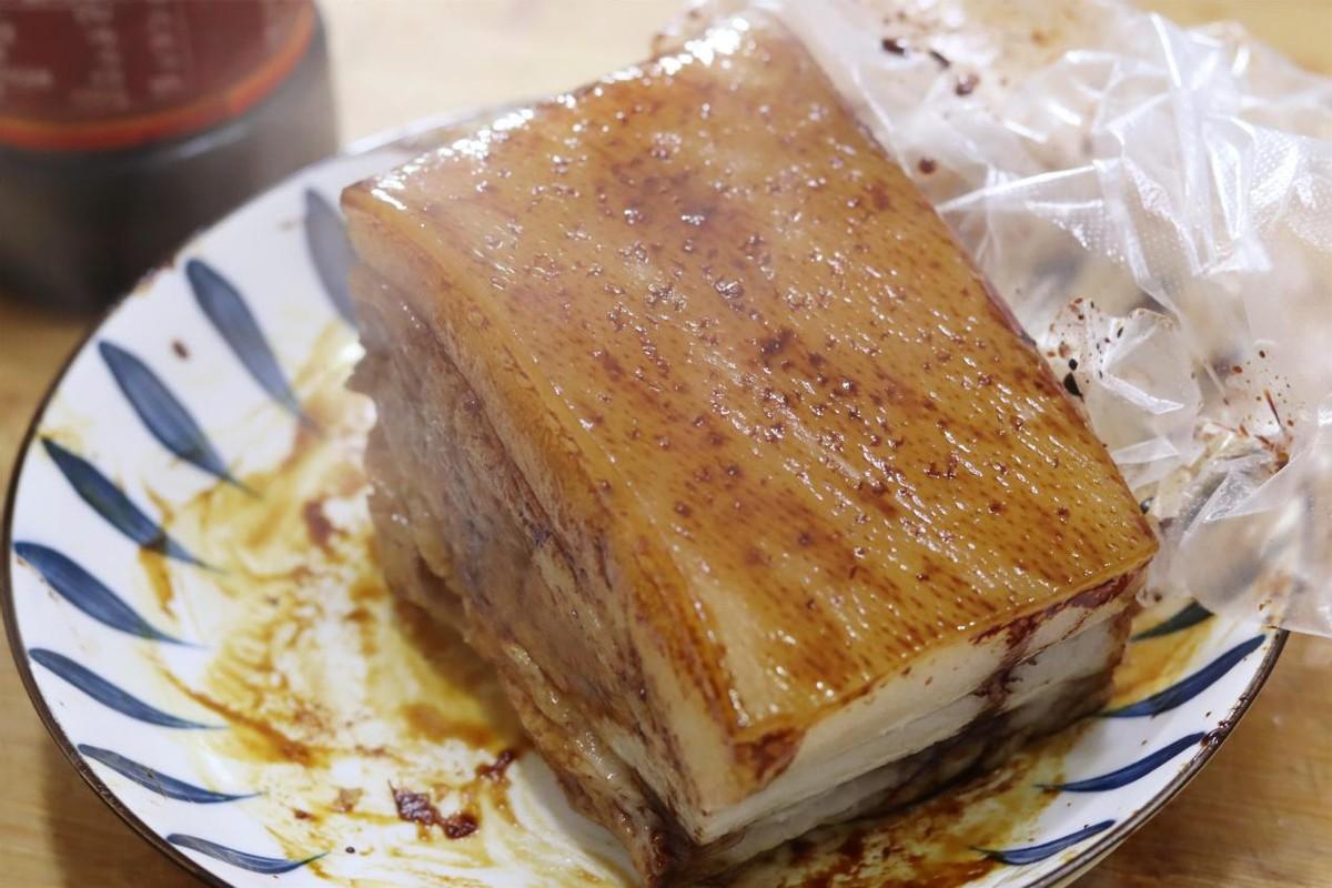 梅菜扣肉是哪个地方的特色菜（正宗梅菜扣肉的家常做法）-6