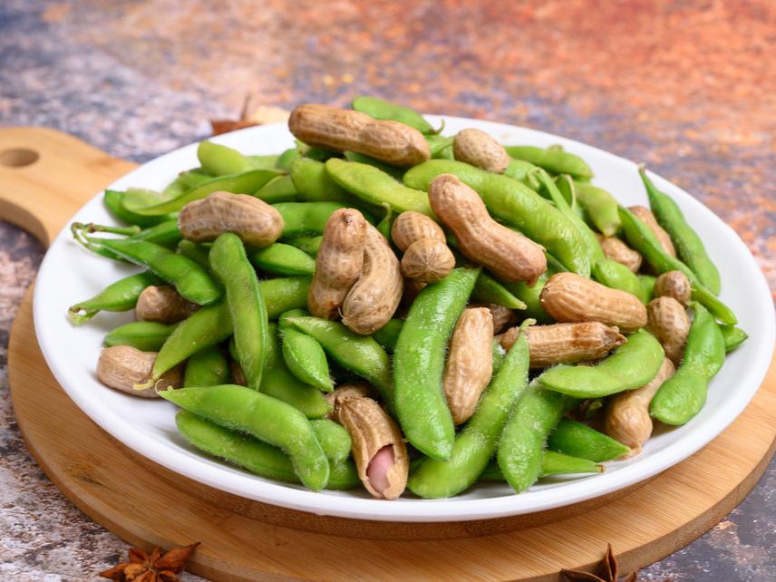黄豆是毛豆变来的吗（毛豆和黄豆是一样的东西吗）-5