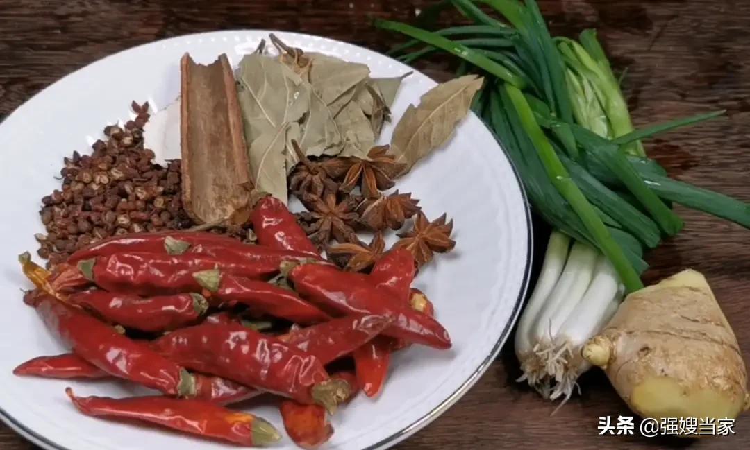 鸡爪焯水多长时间（虎皮凤爪最正宗的做法）-9