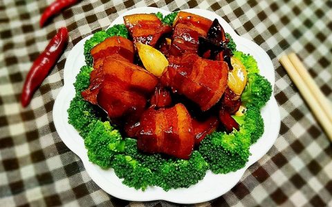 红烧肉什么时候放盐最合适（红烧肉怎么做最好吃又简单）
