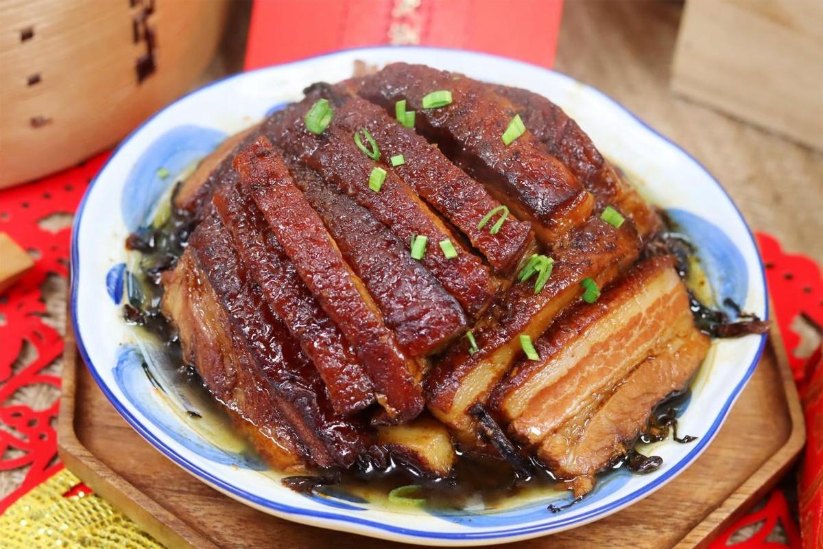 梅菜扣肉是哪个地方的特色菜（正宗梅菜扣肉的家常做法）-16