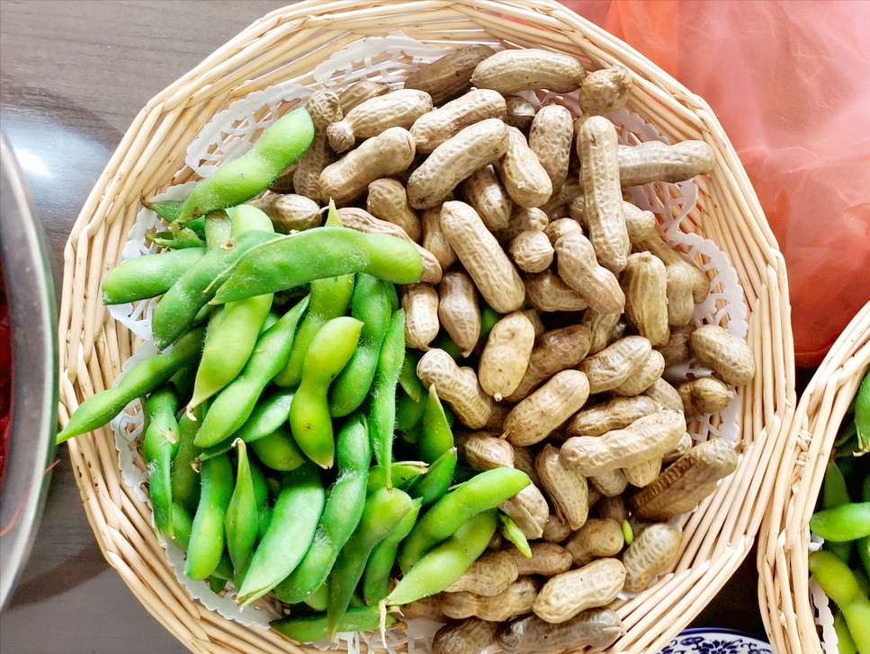 黄豆是毛豆变来的吗（毛豆和黄豆是一样的东西吗）-1