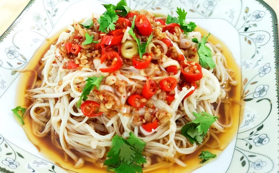 金针菇要煮多久才熟（凉拌金针菇的调料配方）-1