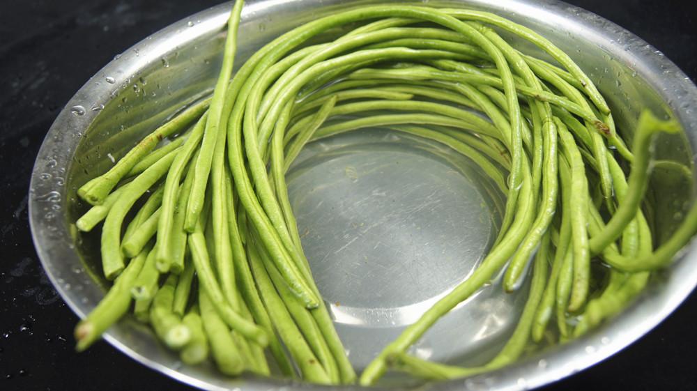 炒豆角多久才熟（炒豆角怎么做好吃）-2