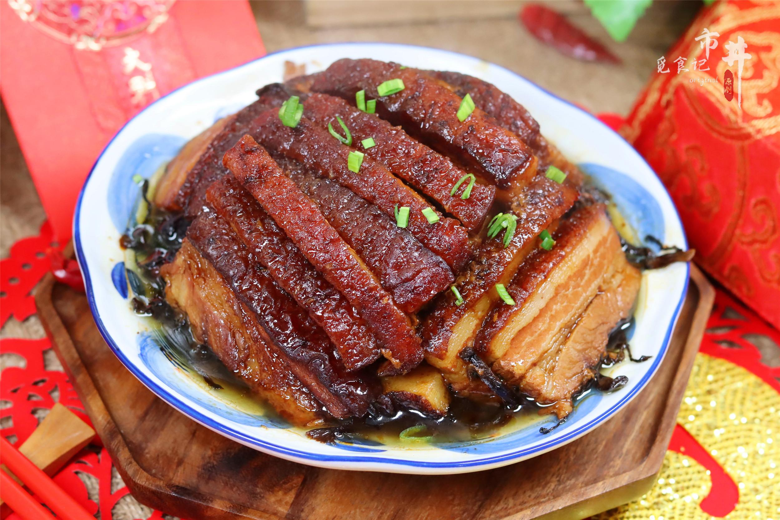 梅菜扣肉是哪个地方的特色菜（正宗梅菜扣肉的家常做法）-3