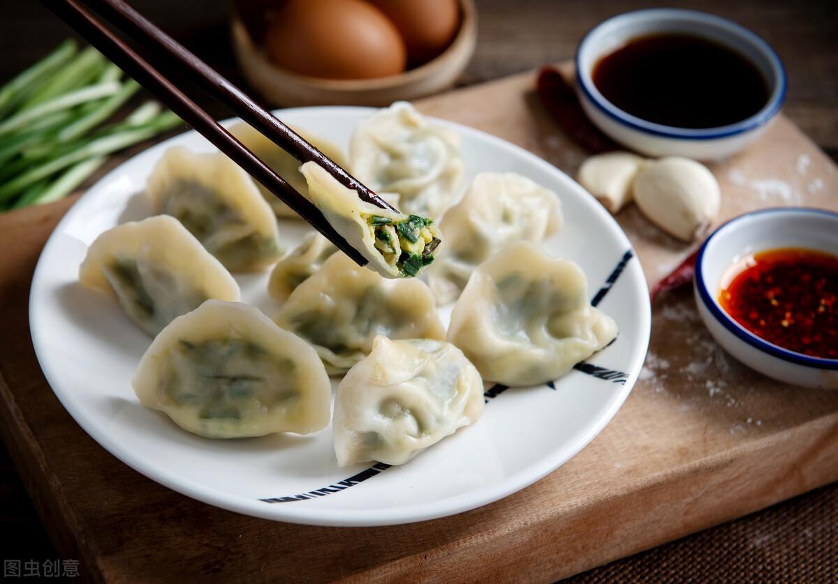 没解冻的饺子要蒸多久（散装饺子与袋装饺子哪个好吃）-1