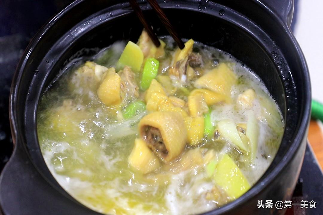 鸡肉冷水焯还是开水焯（炖鸡汤的鸡炒一下炖还是直接炖）-8