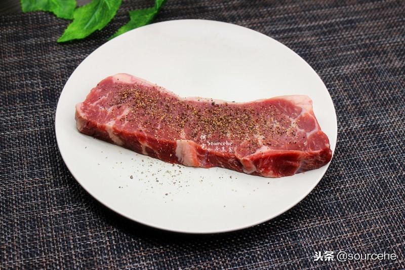 如何煎牛排的家常做法（煎牛排的牛排要洗吗）-7