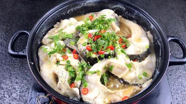 草鱼的做法简单又好吃（清炖草鱼最简单做法大全）-3