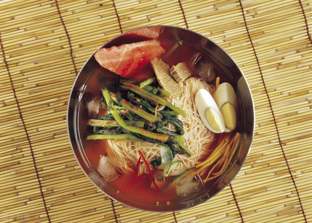 冷面是哪个地方的特产（冷面是哪个国家的食物）-2