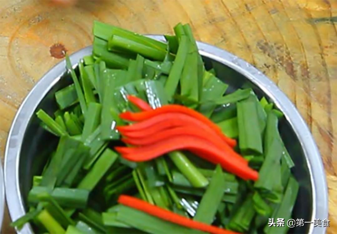 韭菜炒蛋怎么炒好吃窍门（饭店的韭菜炒鸡蛋做法分享）-2