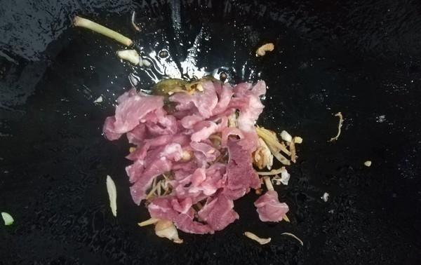鱿鱼最正宗的做法（冰冻鱿鱼怎么炒好吃又嫩）-7