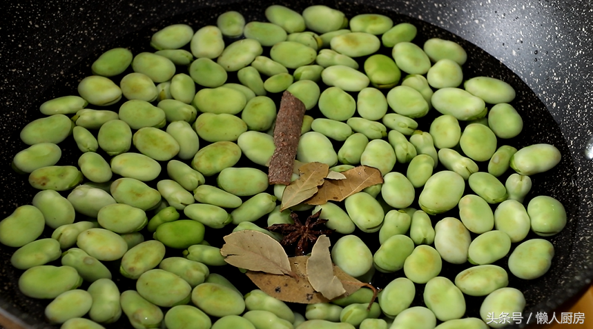 怎样煮蚕豆又软又好吃（怎么煮蚕豆不烂又好吃窍门）-5