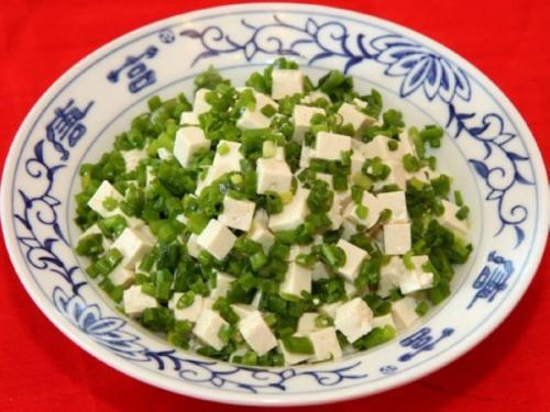 小葱拌豆腐一清二白是什么意思-1