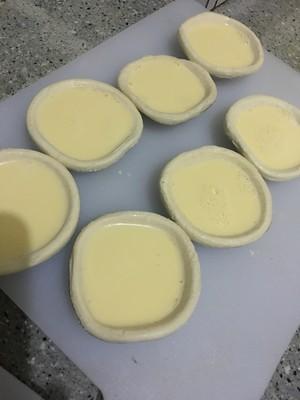 微波炉做蛋挞的方法（微波炉蛋挞的制作流程）-5
