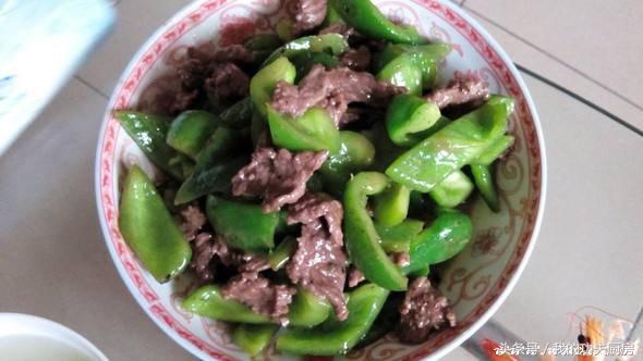 尖椒炒牛肉片怎么炒好吃又嫩，家常爆炒牛肉的做法-4