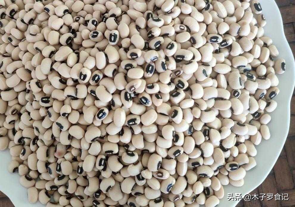 眉豆和什么煲汤最好吃（眉豆汤的做法教程）-5