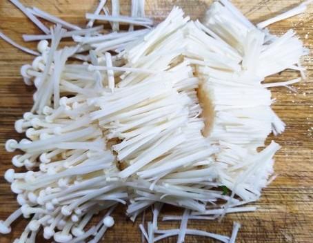 金针菇做汤怎么做好吃（金针菇鸡蛋汤如何做好吃窍门）-4