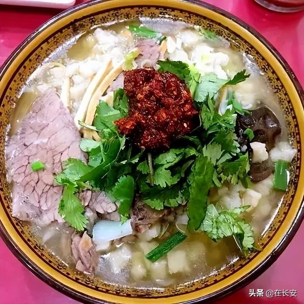 羊肉泡馍是哪里的风味食品（羊肉泡馍发源地是哪里）-6