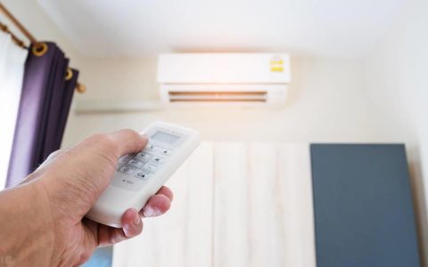 空调出风口滴水是什么原因 冷天空调外机滴水处理办法