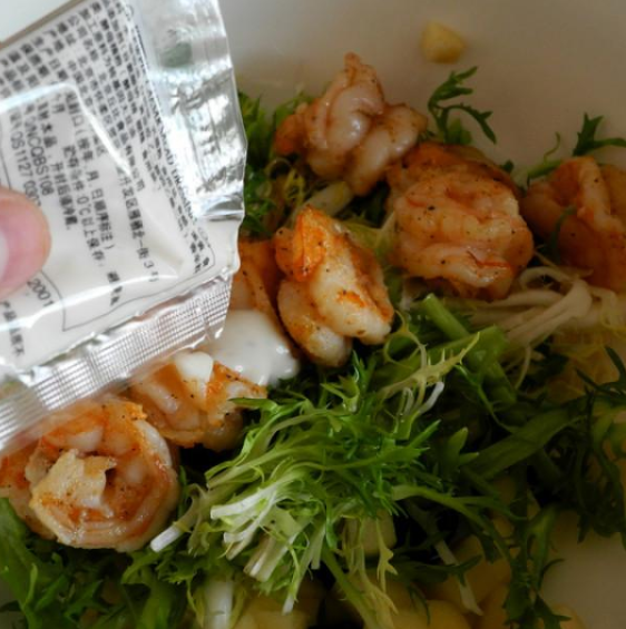虾皮和蓝莓可以一起吃吗 蓝莓虾仁沙拉怎么做-6